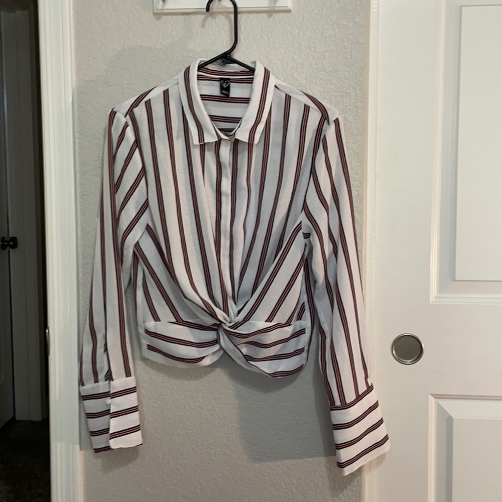 Striped Blouse, red,black, white with collar.Women’s size Large